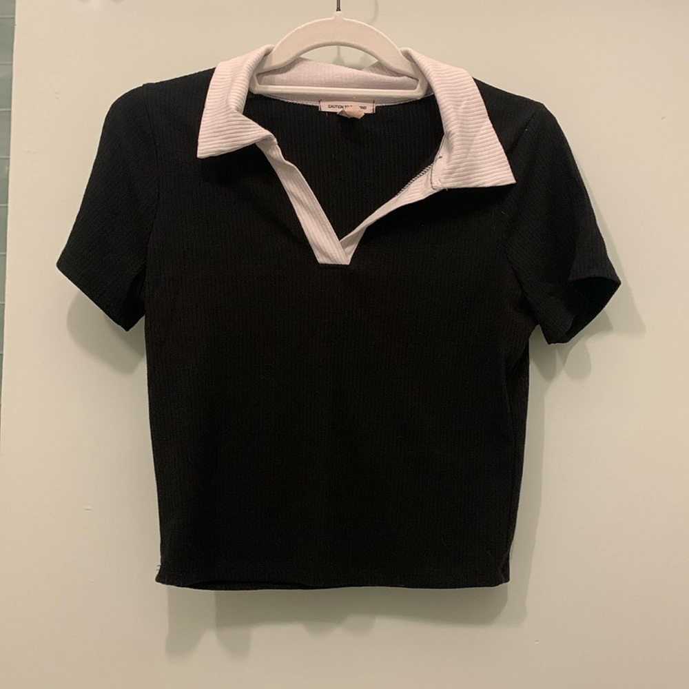 Black and white ribbed shirt